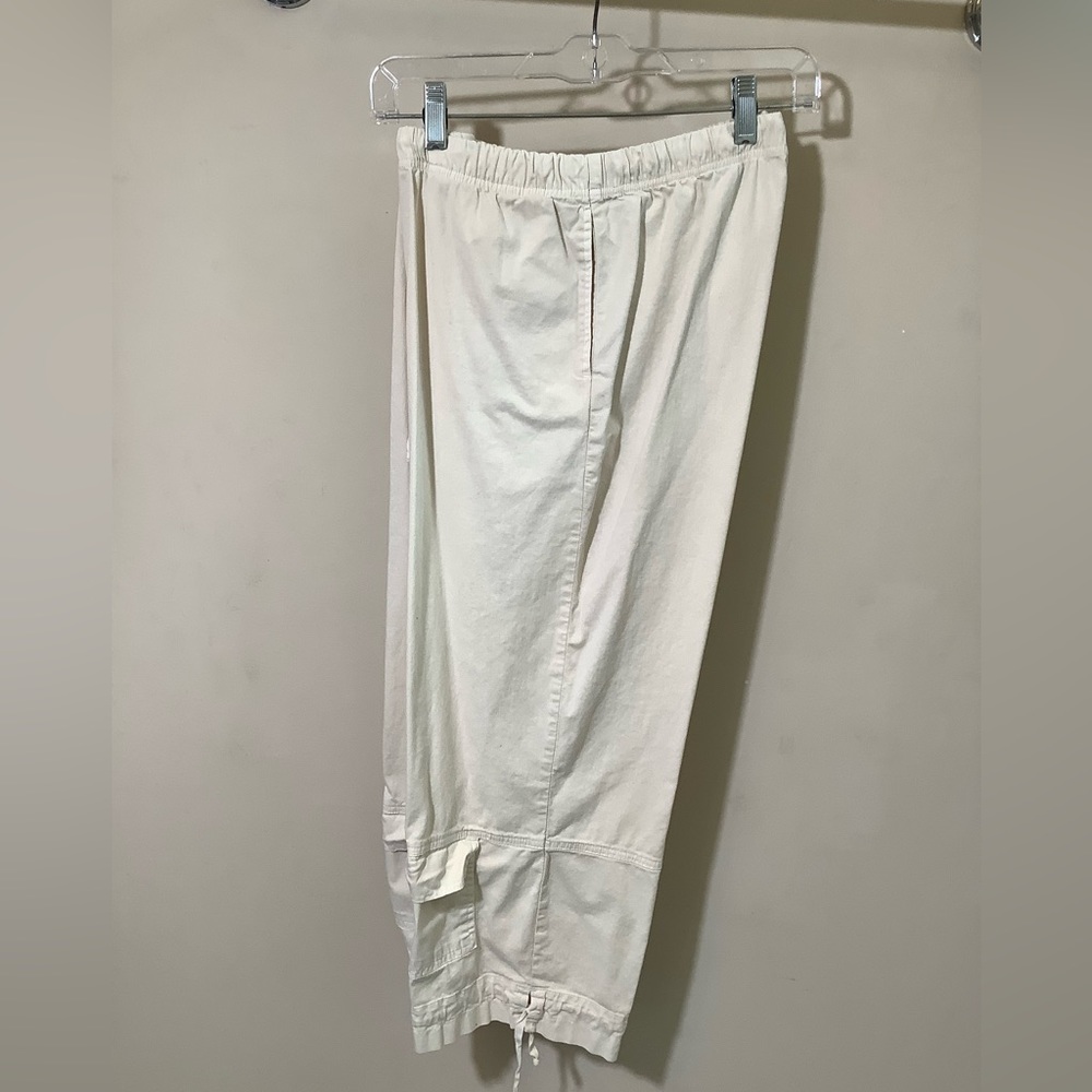 Focus ankle length cargo pants 2side&2 bottom pockets worn a couple of times LG
